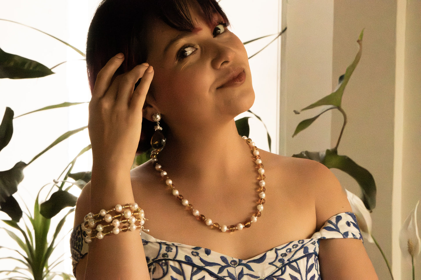 COLLAR ESFERAS 1 AMBAR 1 PERLA