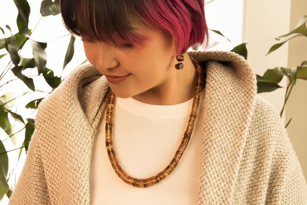 Collar Pucas Broche