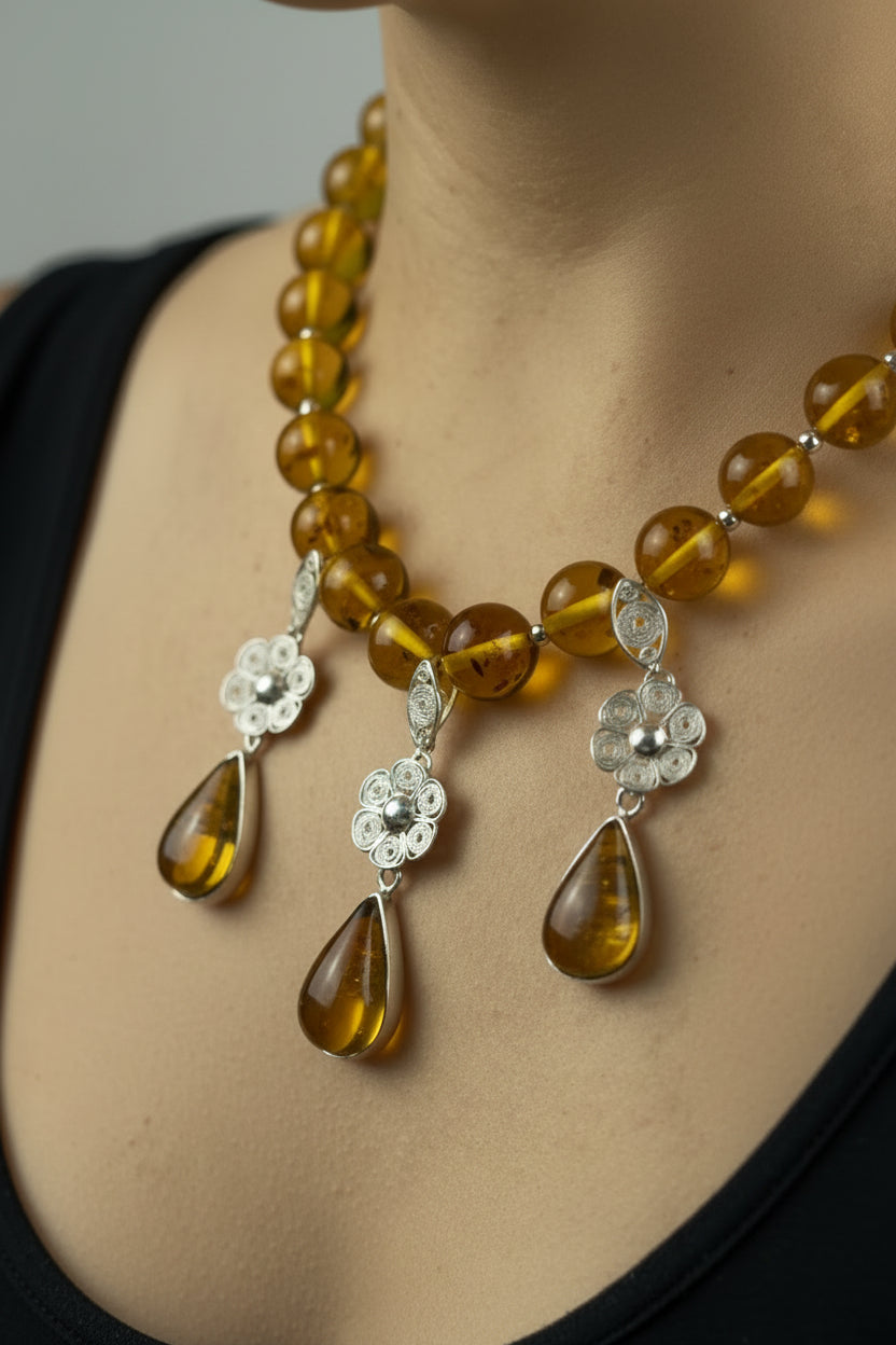 3-flower chubby drop necklace