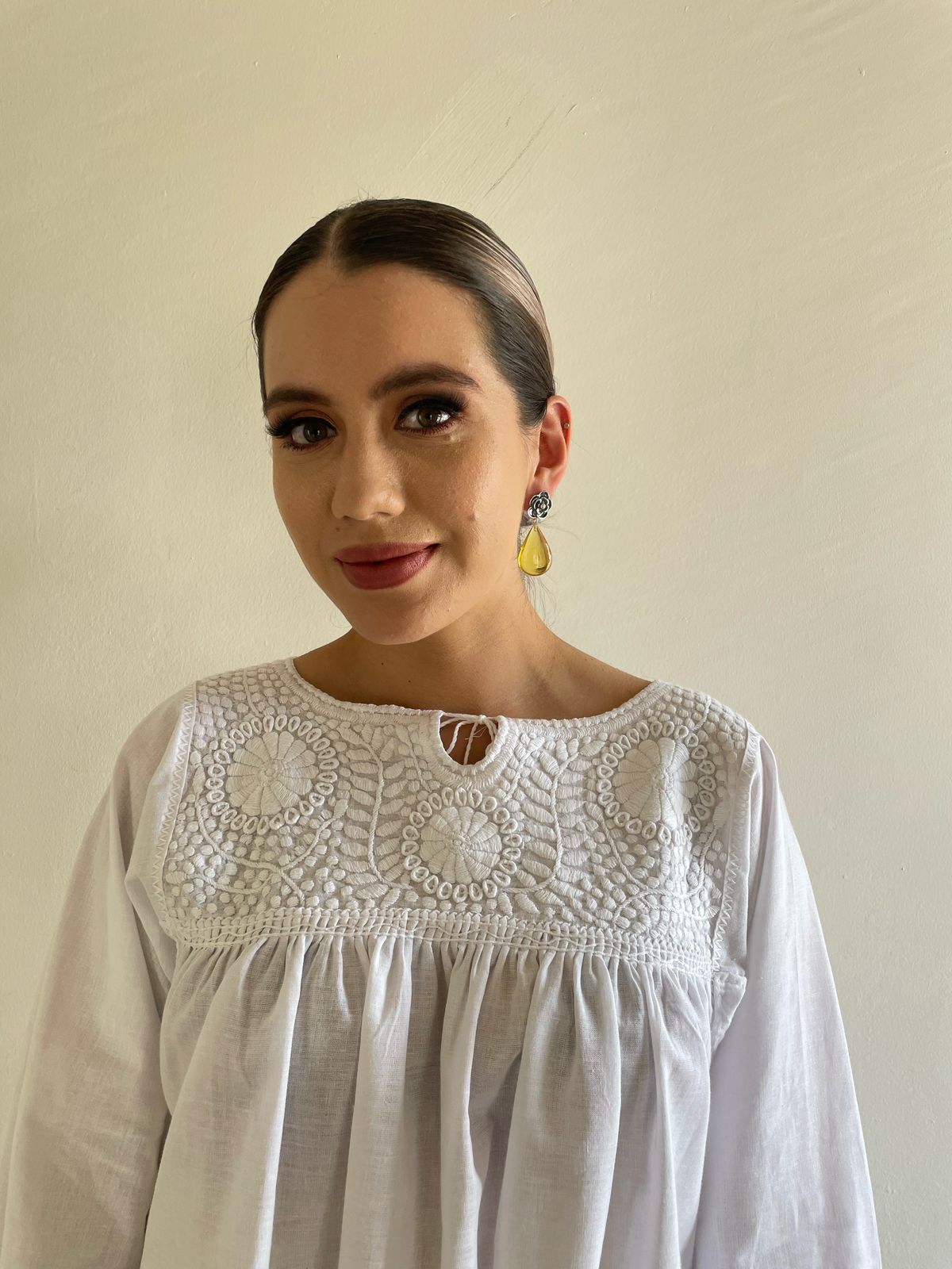 Arete camelia almendra