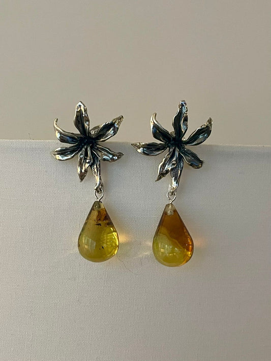 Arete Lily Gota Ámbar