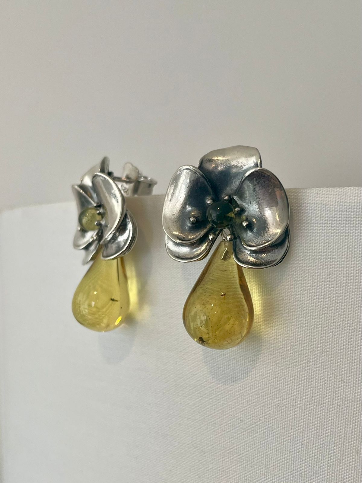 Arete Orquídea gota ámbar
