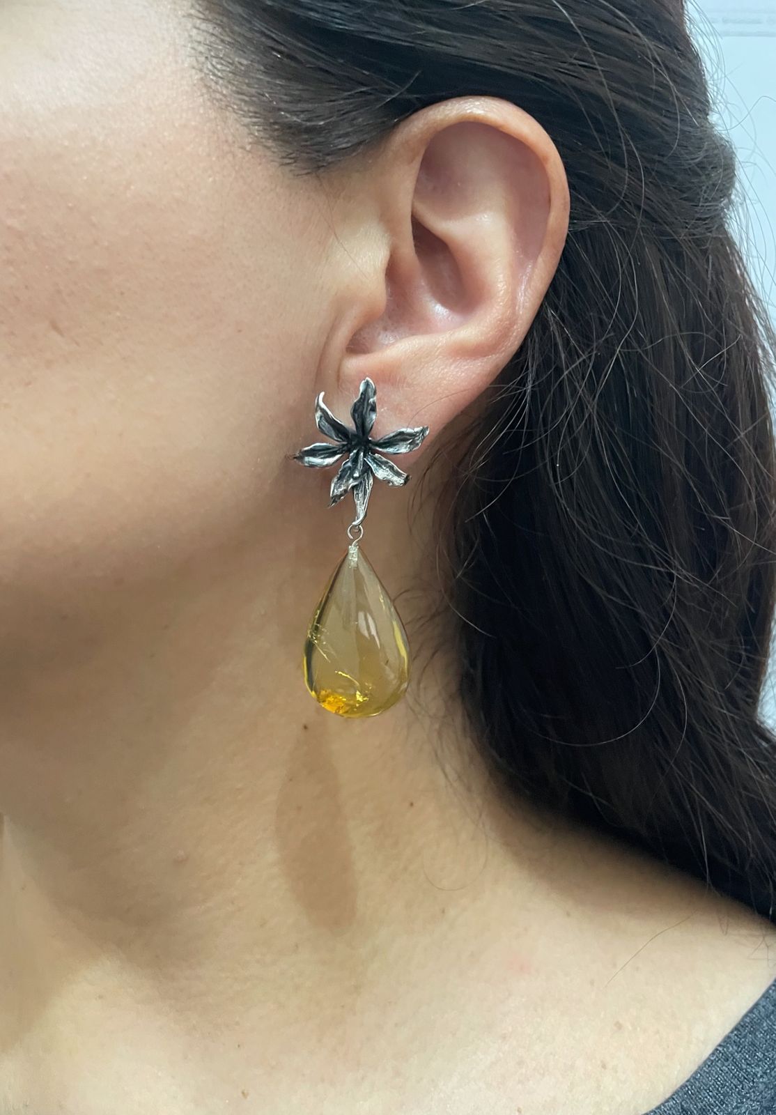 Arete Lily Almendra Ámbar