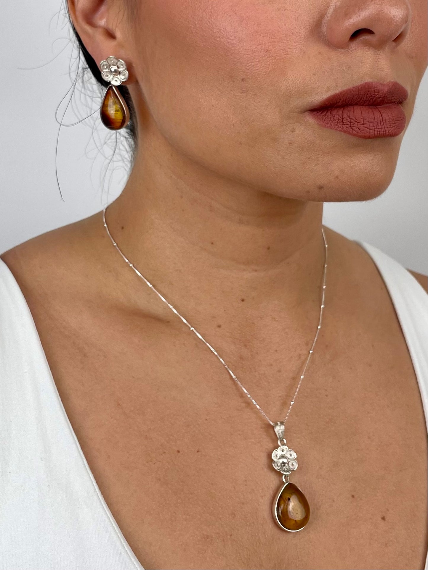 Dije Monarca Flor Gota Gordita