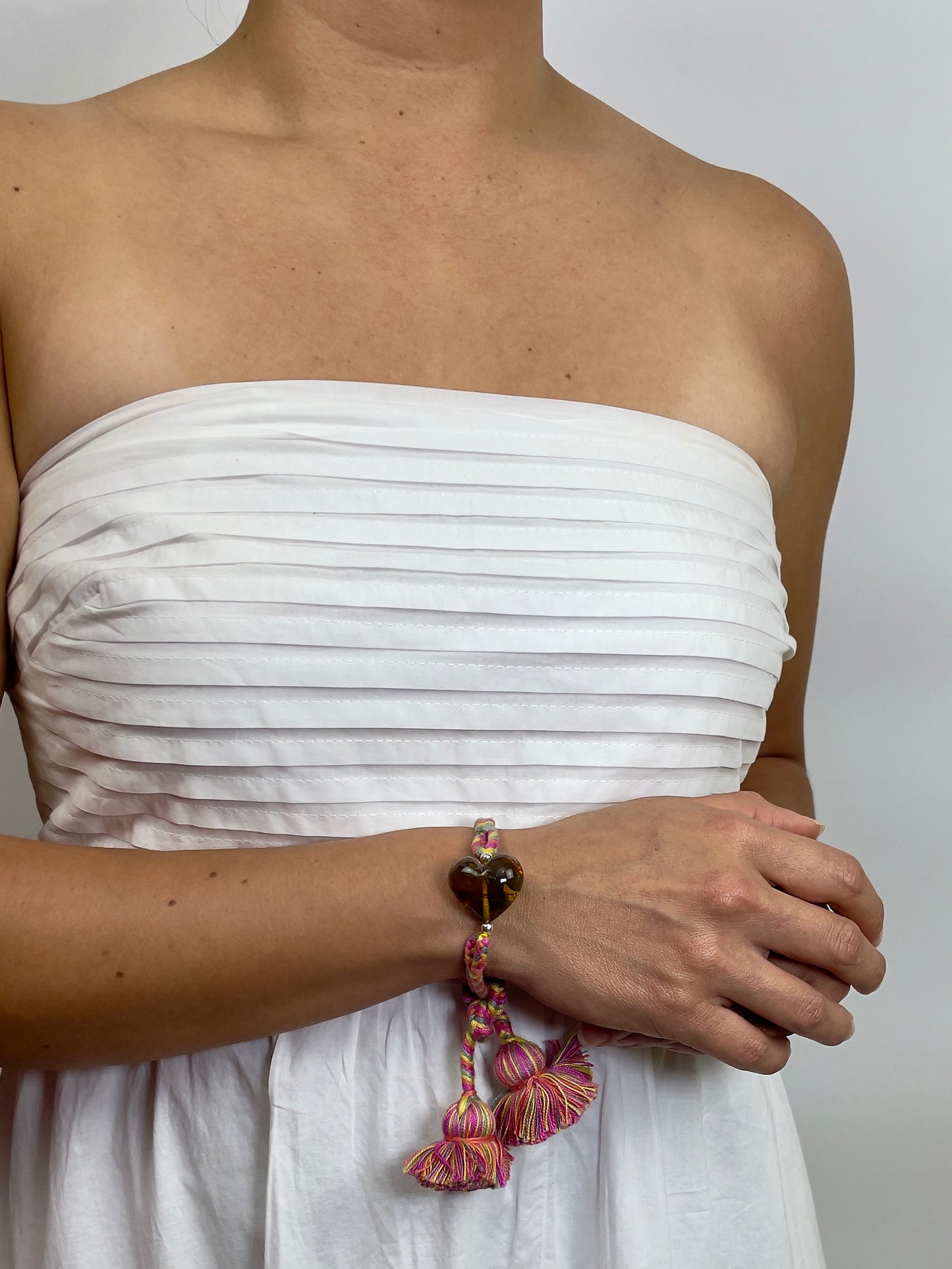 Pulsera Corazón Ámbar Borlas