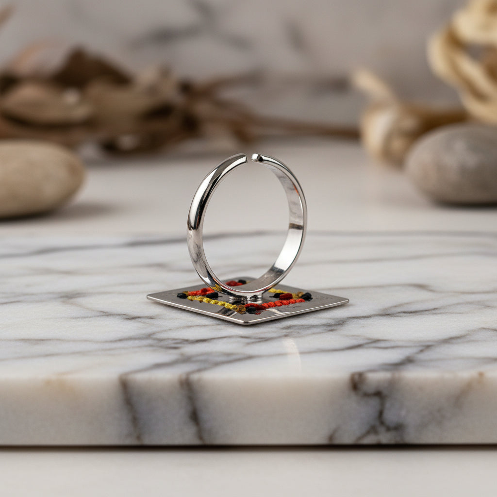 Black/orange square ring