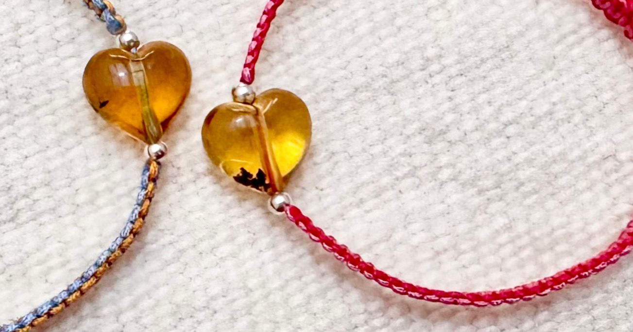 Pulsera Corazon Macramé