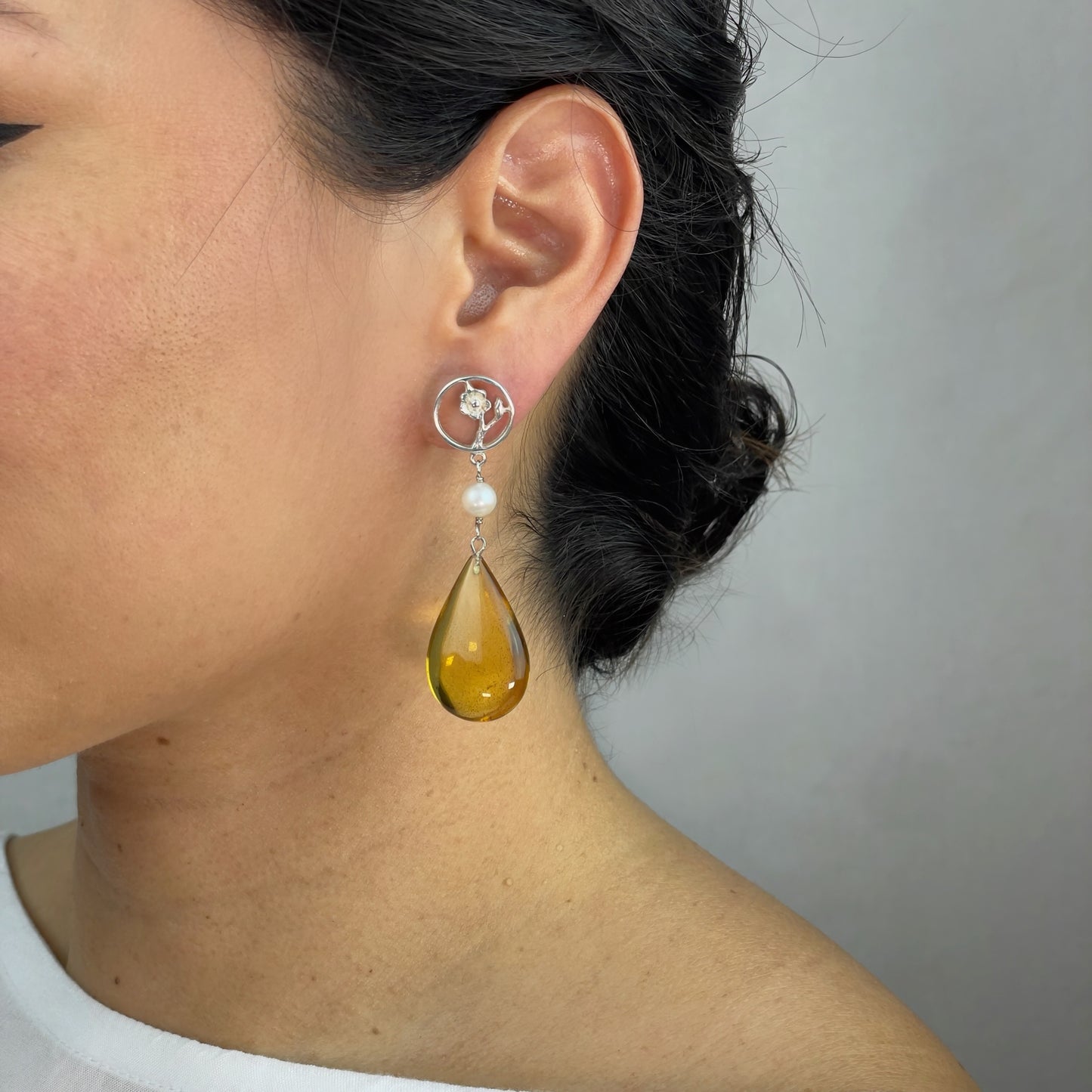 ARETE MARGARITA PERLA ALMENDRA