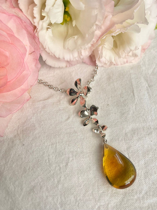 Collar Cadena 3 flores almendra