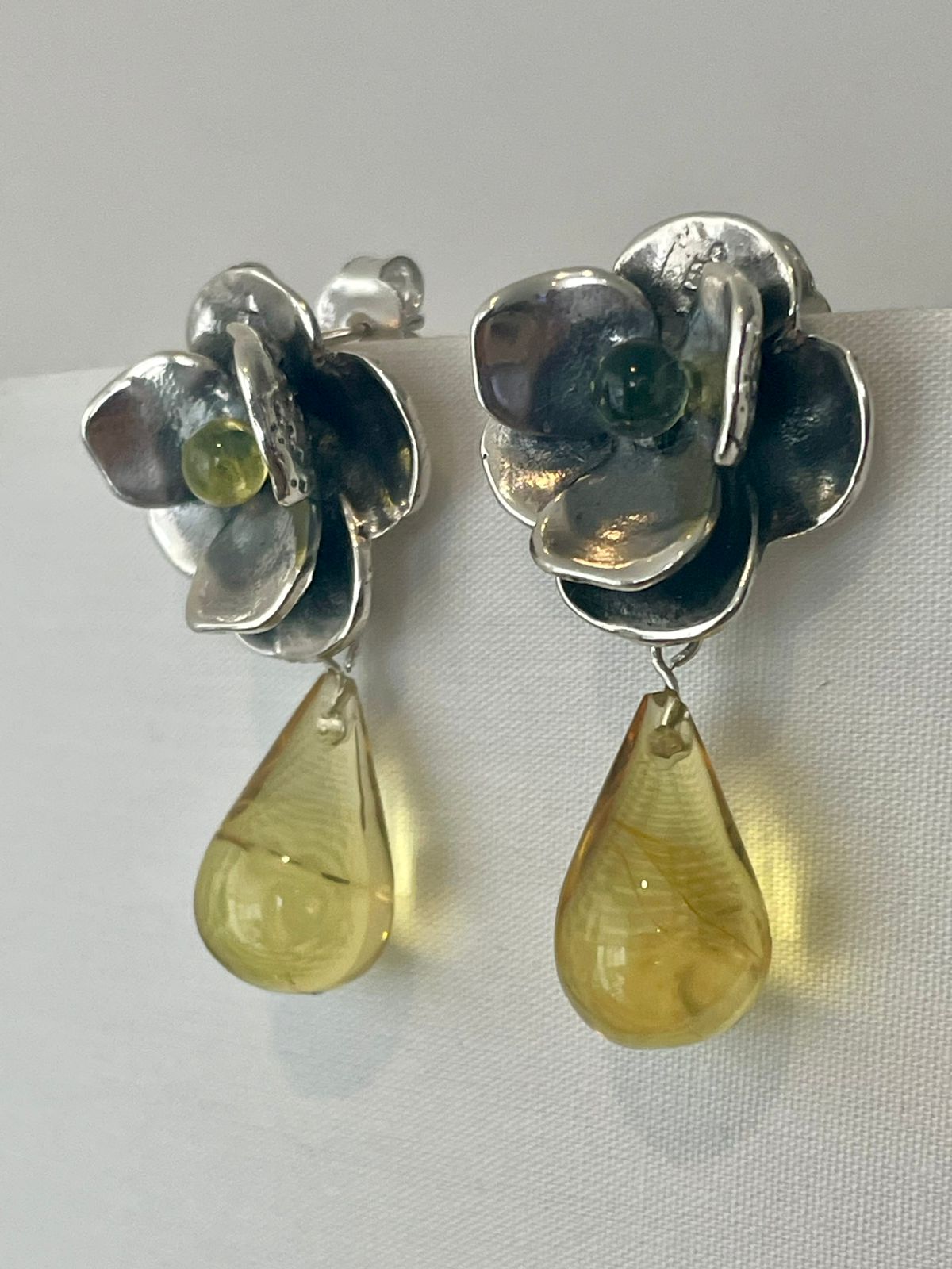 Arete Hortensia gota ámbar