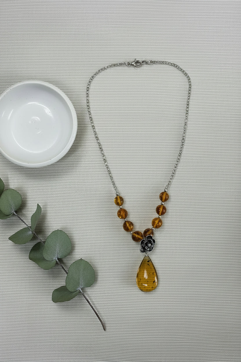 Camelia Amber Chain Necklace