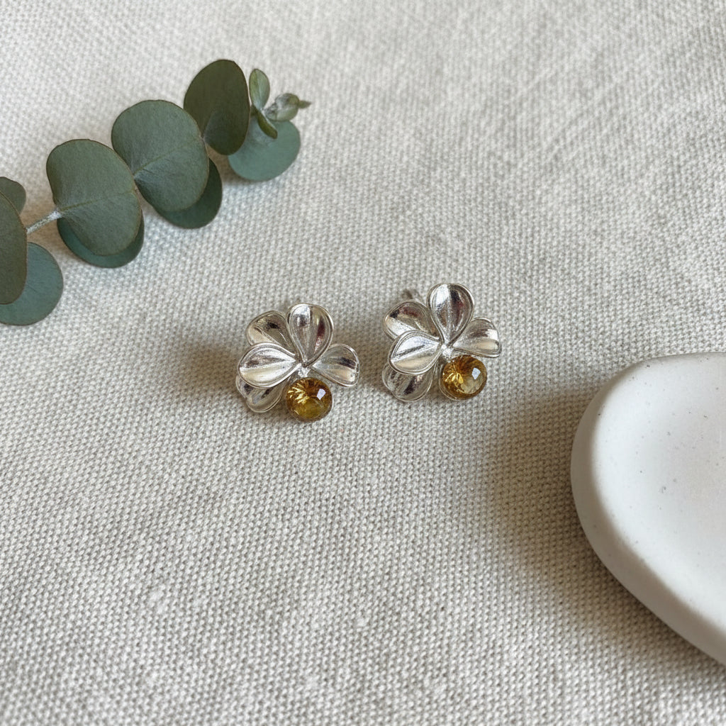 Arete flor de ilusión