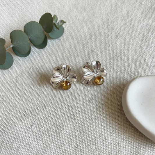 Arete flor de ilusión